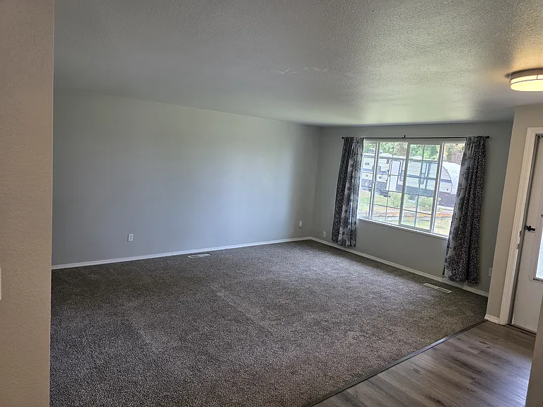 2609 Berkeley St — Photo 2