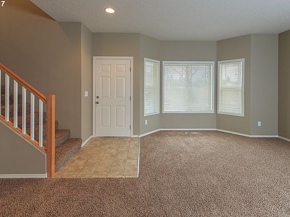 3rd image of 12704 NE 51st St