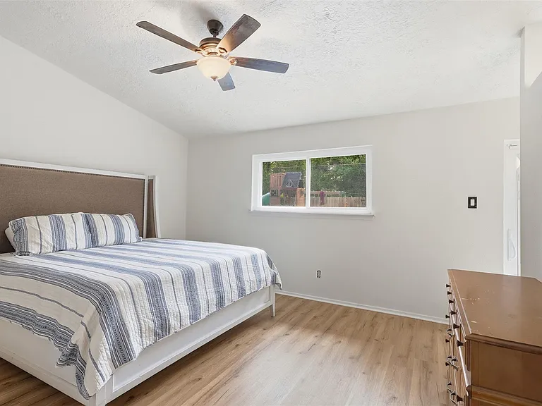 17211 Camberwell Green Ln — Photo 13