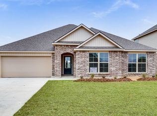 136 Hill View Dr, Lafayette, LA 70506