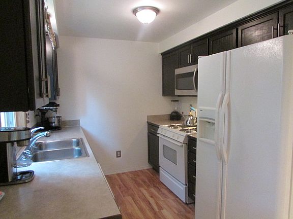 2nd image of 600 89th Ave SE