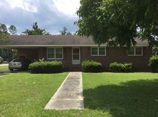 910 E Jackson St, Dillon, SC 29536