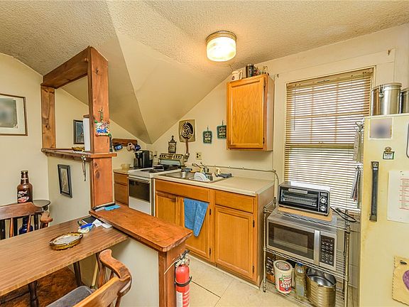 3rd image of 5058 W Ridge Rd