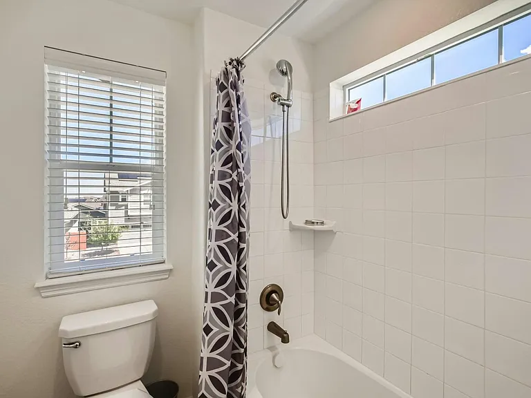 14832 Munich Ave — Photo 12