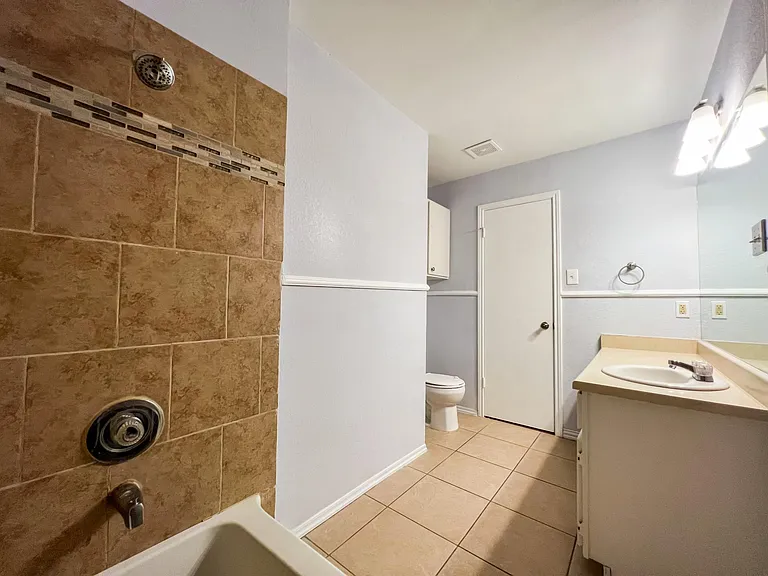 12004 Thompkins Dr — Photo 4