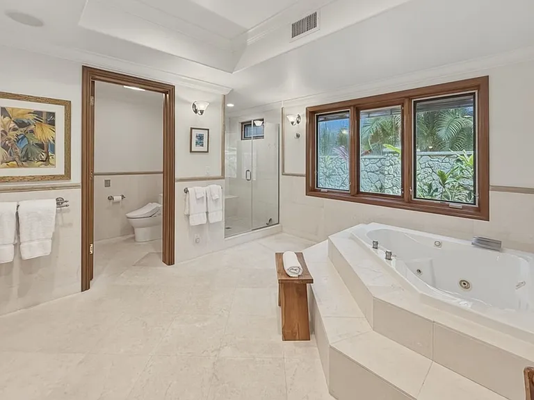 221 Portlock Rd — Photo 8