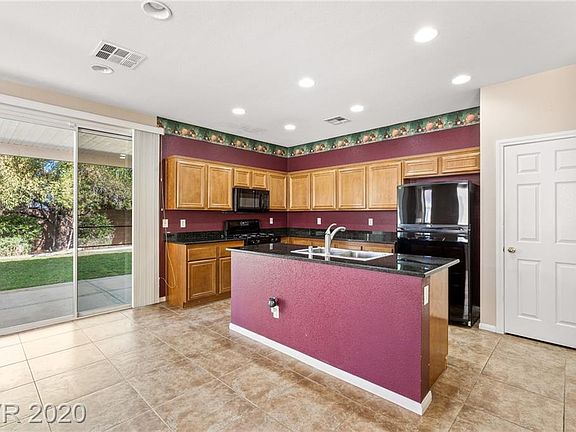2nd image of 5464 Avent Ferry St