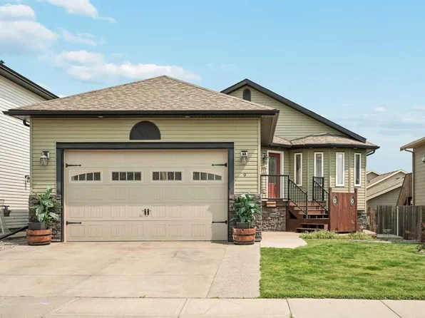 9 W Laurel Pl, Coalhurst, AB T0L 0V2