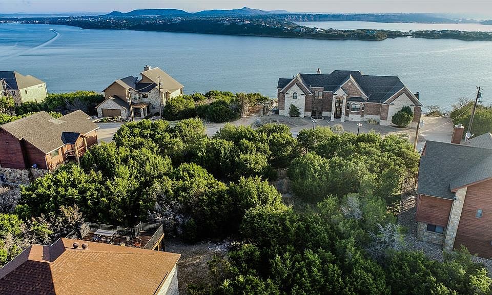 1st image of 215 Oyster Bay
