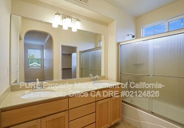 11091 International Dr — Photo 20