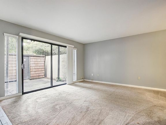 4th image of 886 Woodside Ln E Unit 1