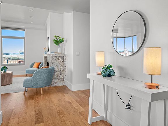 5th image of 1001 NW Lovejoy St Unit 1301
