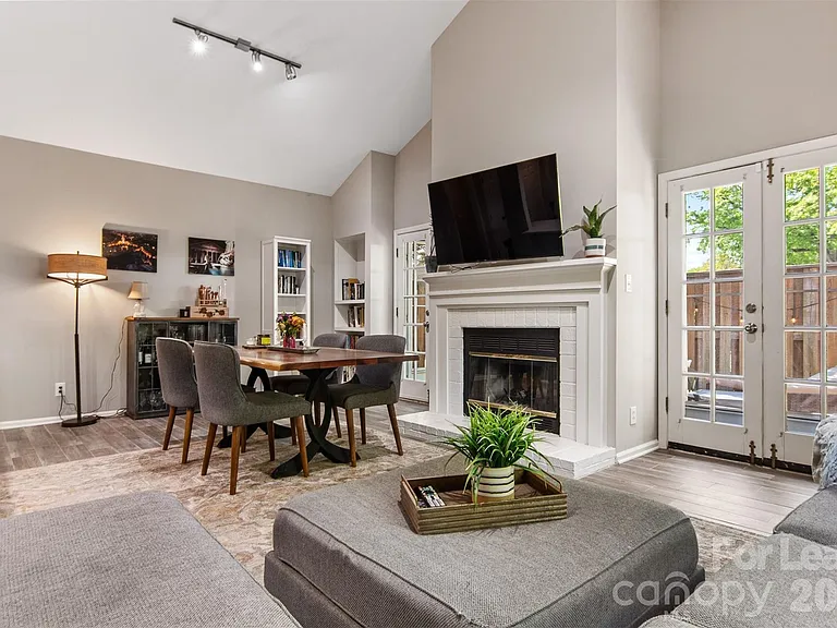 3700 Selwyn Farms Ln #4 — Photo 9