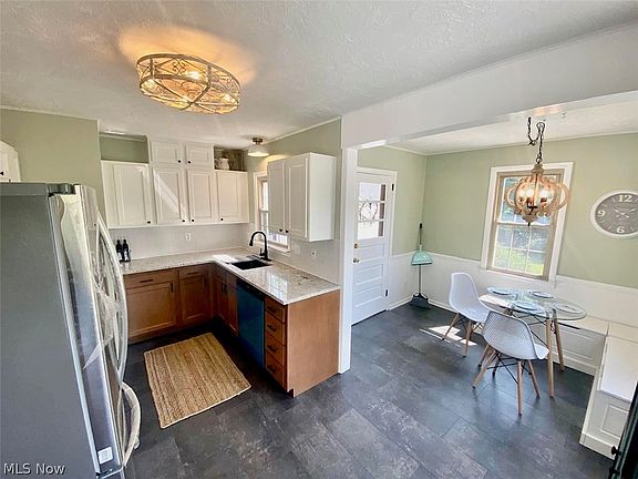 2nd image of 275 Parkgate Ave