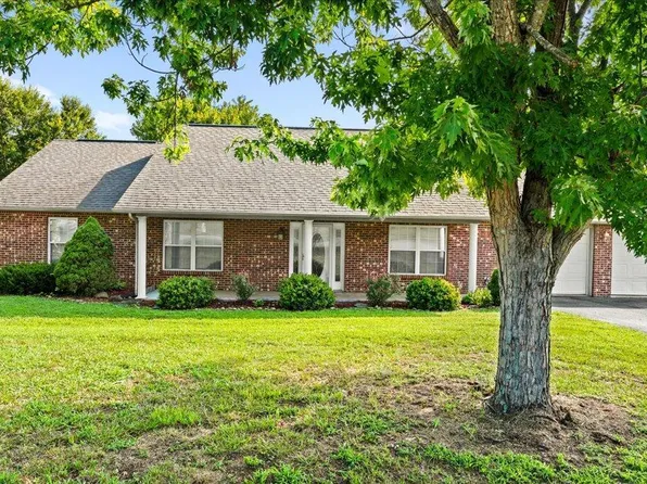 1710 Primrose Ct, Sevierville, TN 37862