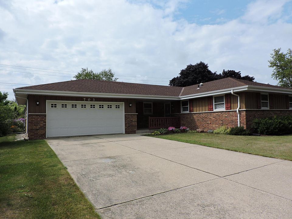 1st image of 703 Larchmont Dr