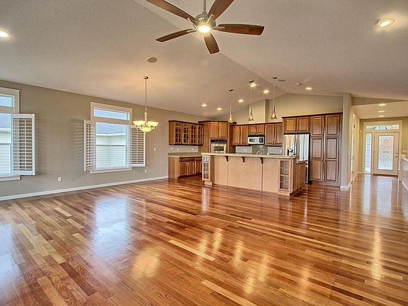 4th image of 360 N Stonegate Dr