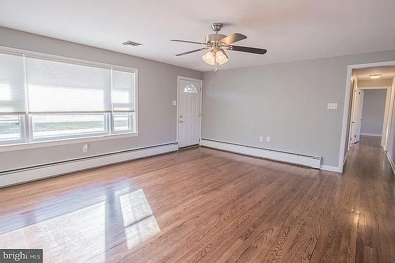3 bed, 1300 sqft, $2,000 — Photo 4