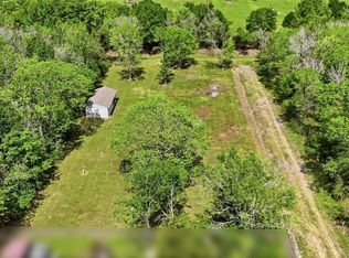 410 Jones Rd, Highlands, TX 77562