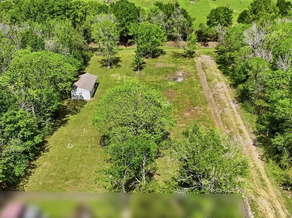 410 Jones Rd, Highlands, TX 77562