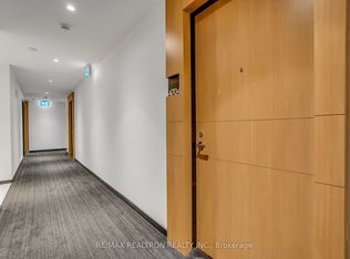 11 Wellesley St W #4704, Toronto, ON M4Y 0G4