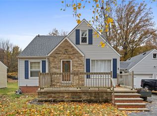 6454 Crossview Rd, Seven Hills, OH 44131