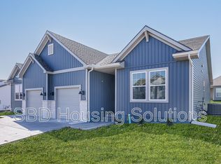 12418 S Parkwood Ln, Greenwood, MO 64034