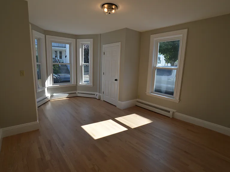 14 Roundy St #1 — Photo 3