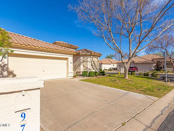 3rd image of 9720 E Holiday Way