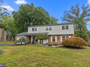 125 Springwood Dr, Southampton, PA