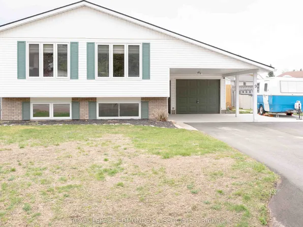 9 Dutch Dr, Petawawa, ON K8H 3M2