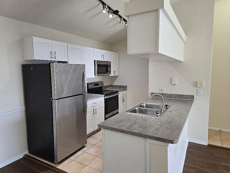 16339 Enclave Village Dr #3-304 — Photo 5