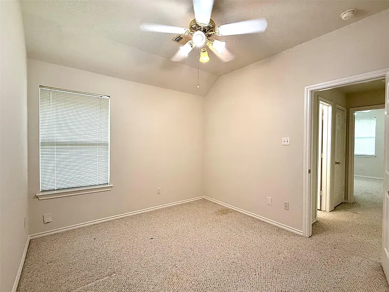 5610 Gaffney Ln — Photo 18