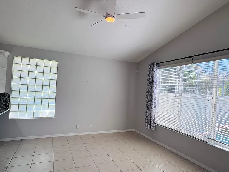 9360 Cove Point Cir — Photo 12