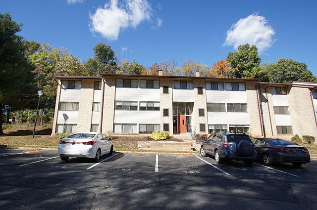 1st image of 140 Royal Oak Dr APT H