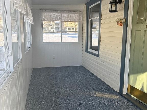 4th image of 98 Gaylord St
