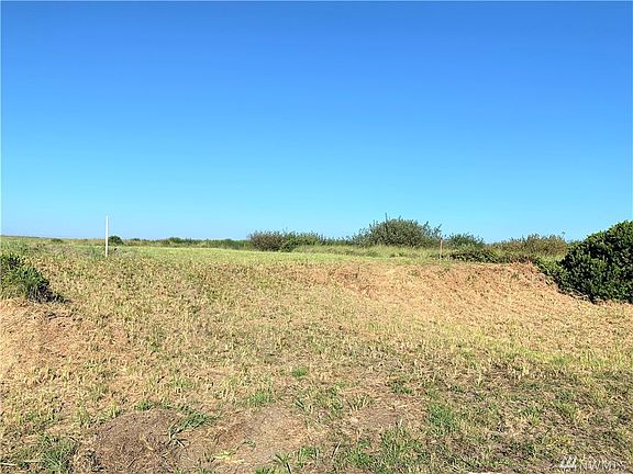 2nd image of 96 Dunes Ln