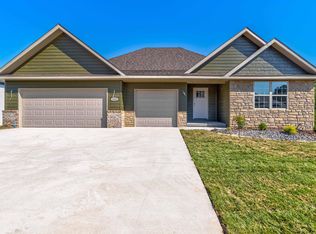 1601 E Hayloft Dr, Ozark, MO 65721