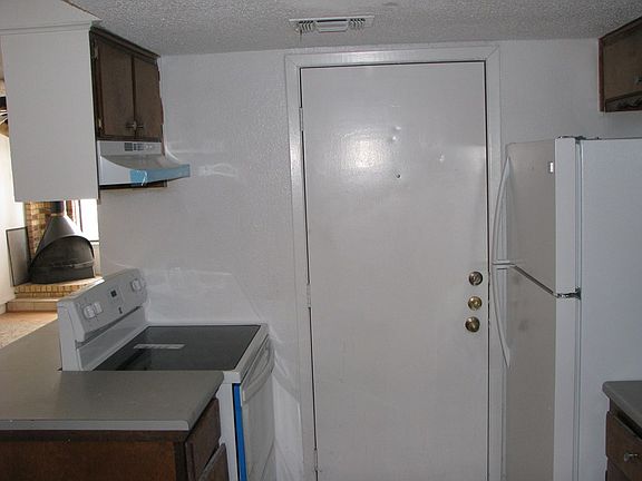 3rd image of 1038 Glenna St