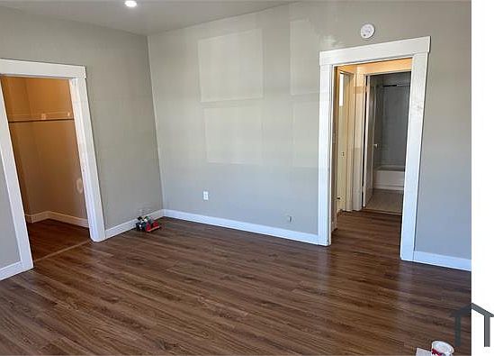 3rd image of 8437 Dowling St