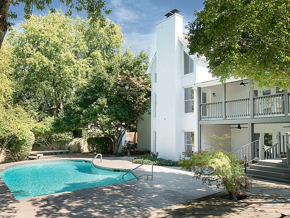 3rd image of 7413 Huntland Dr