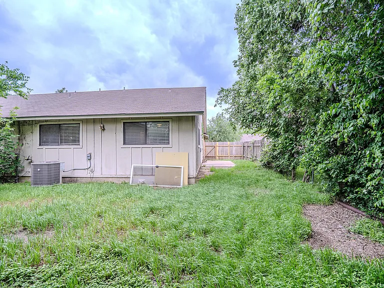 12403 Tree Line Dr #B — Photo 14