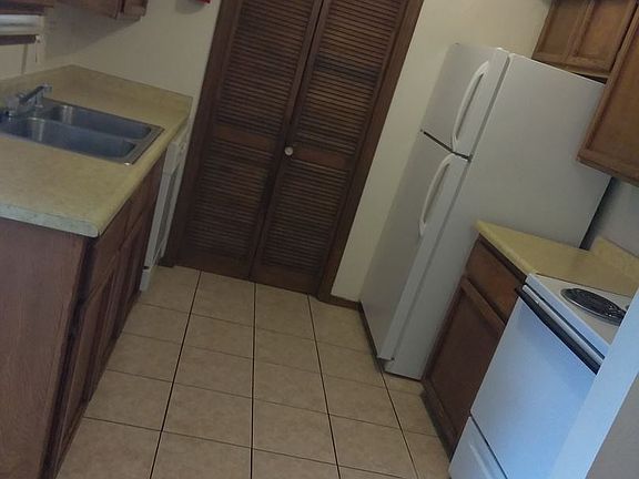 2nd image of 812 Ortiz Dr SE APT 4