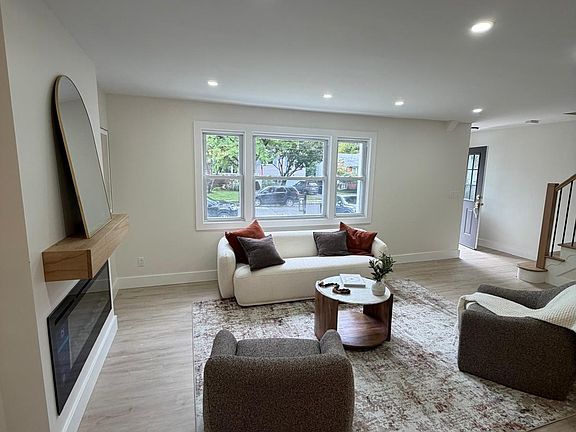 5th image of 23 Buckingham Rd #1A