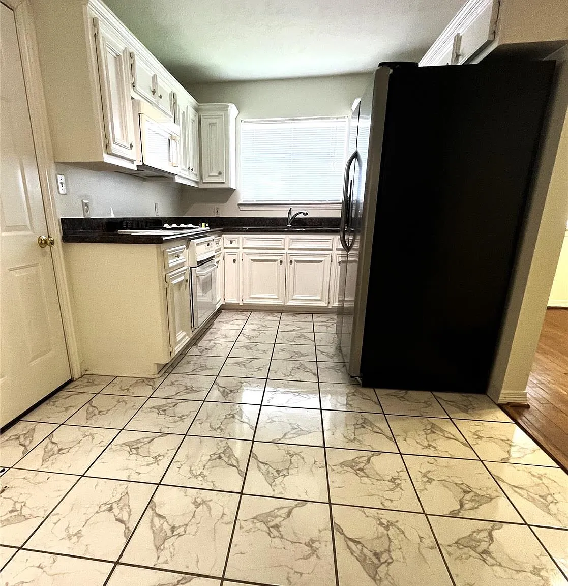 2 bed, 1.0 bath, 1028 sqft, $1,650 — Photo 4