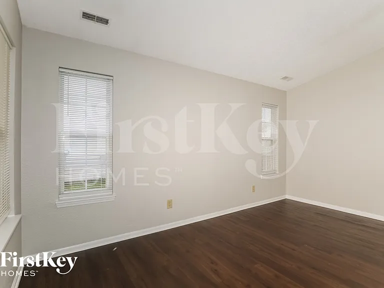 1880 Long Lake Dr — Photo 3