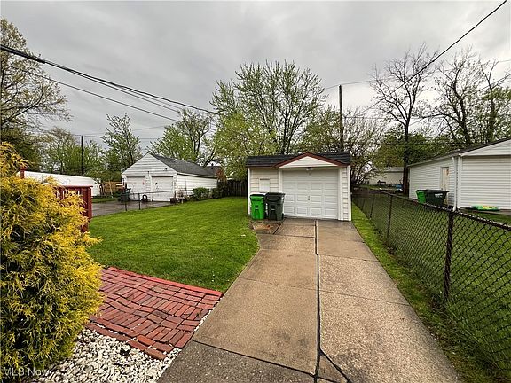 4th image of 12008 Darlington Ave