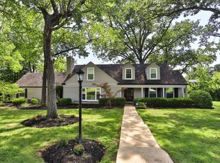 2 Middlebrook Ln, Saint Louis, MO 63141