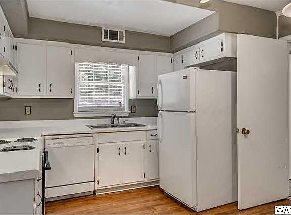 4th image of 4129 Lakepoint Dr