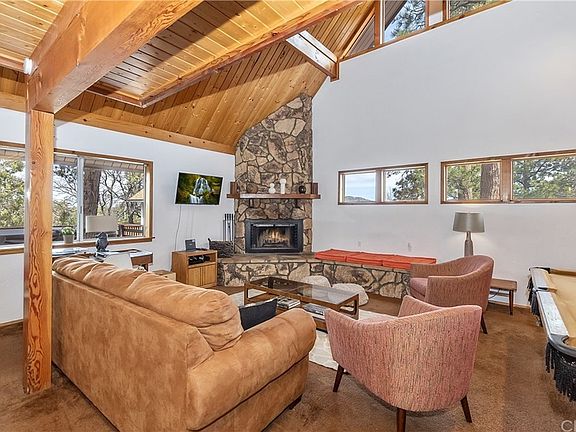 3rd image of 581 Villa Grove Ave
